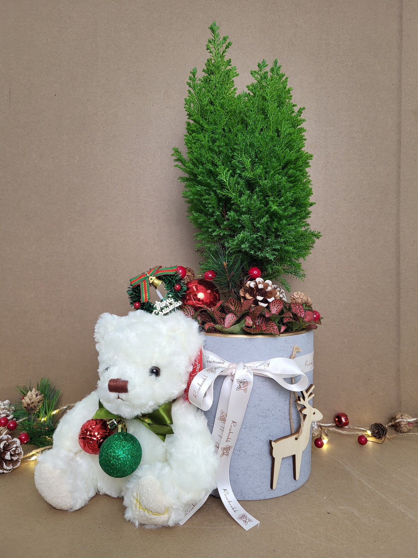 JB04 - Xmas Arrangements